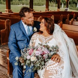 Elegant White Lace Wedding Dress